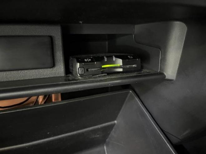 パジェロロングエクシード　本州仕入　禁煙車　新品ＷＥＤＳキーラー１７ＡＷ＋新品ＴＯＹＯホワイトレタータイヤ　純正１７ＡＷ＋スタッドレスタイヤ付　新品ＪＡＯＳブラックマッドガード　カロッツェリアナビ　地デジ　Ｂｌｕｅｔｏｏｔｈ 4WD 3200 5Dr