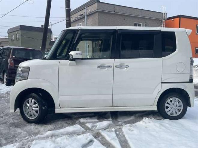 N-BOXカスタムG Lパッケージ 4WD　エンスタ　HID　TRC　パワースライド 660