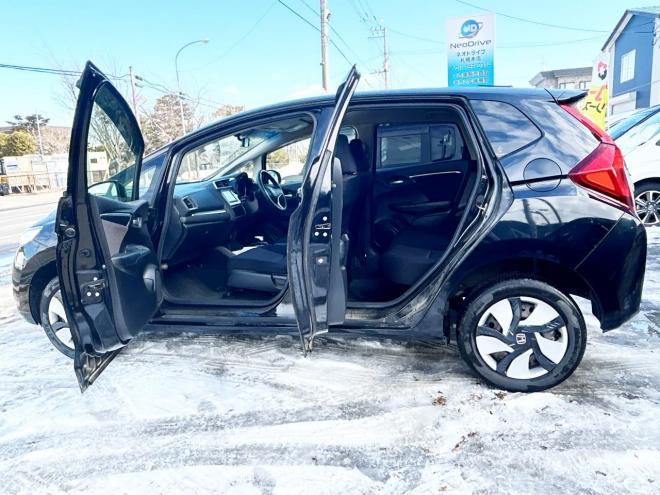 フィットハイブリッド1.5ハイブリッドFパッケージ 4WD　ローンが不安な方＜優遇ローン＞　本州仕入　寒冷地仕様　純正SDナビTV　スマートキー　バックカメラ 1500 5Dr