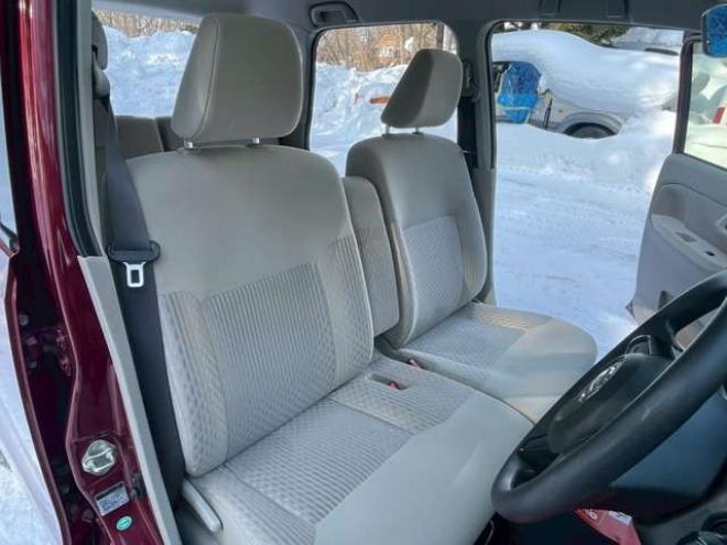 ムーヴL 4WD　アイドリングストップ　シートヒーター　ABS　横滑り防止装置　キーレス　エアコン　パワーウィンドウ　パワステ　寒冷地仕様 660