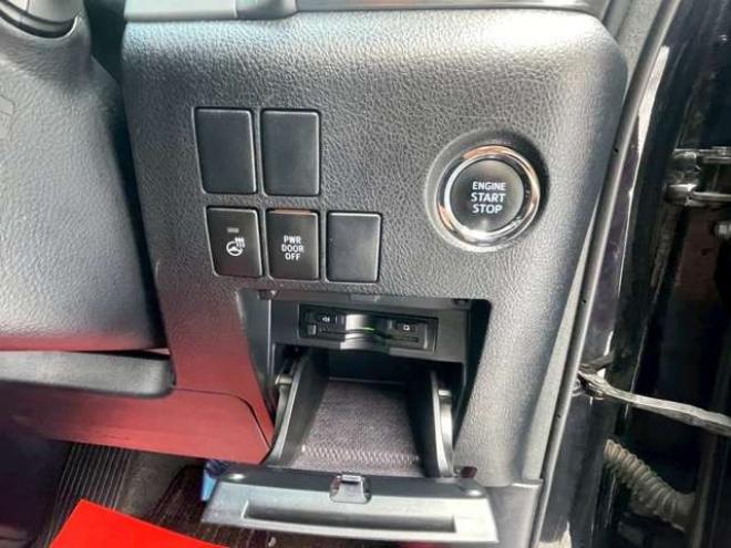 ヴェルファイア2.5 Z Gエディション 4WD　クルーズコントロール　アイドリングストップ　ABS　エアコン　パワステ　パワーウィンドウ　スマートキー　キーレス　オットマン　電動シート　3列シート　両側電動スライドドア　アルミホイール　MTモード 2500