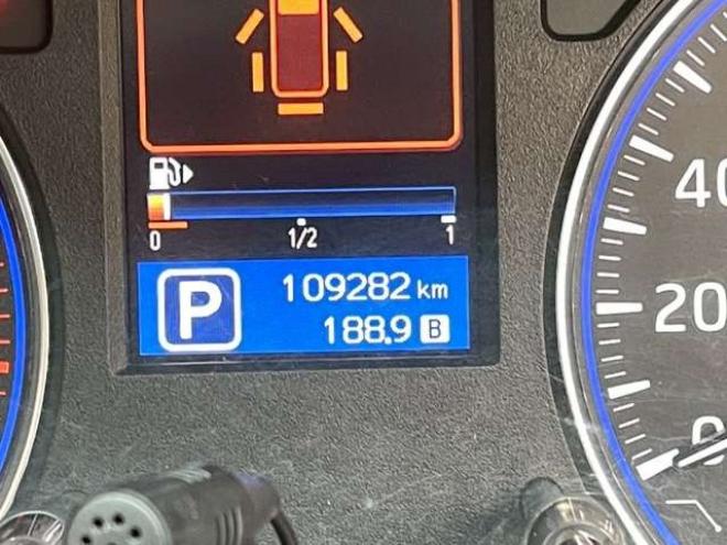 キャラバンNV350 2.5 プレミアムGX ロングボディ ディーゼルターボ 4WD　ETC　ベットキット　スマートキー　キーレス　パワーウィンドウ　ABS　エアコン　パワステ　盗難防止装置　両側スライドドア 2500