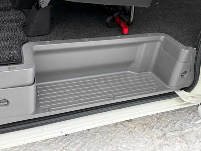 キャラバンNV350 2.5 プレミアムGX ロングボディ ディーゼルターボ 4WD　バックカメラ　エアコン　ドライブレコーダー　ETC　パワステ　パワーウィンドウ　スマートキー　キーレス　片側スライドドア 2500