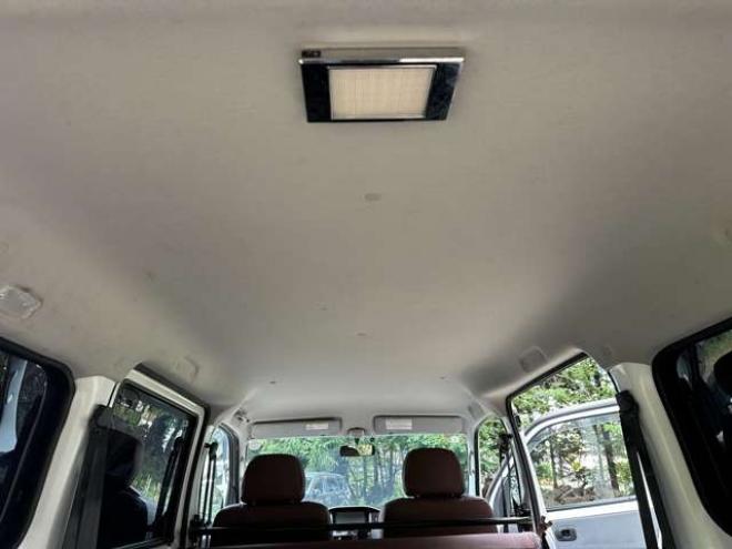 タウンエースバン1.5 GL 4WD　ベージュツートン全塗装済　ストラーダナビTV　バックカメラ　LEDヘッドライト　純正デフロック　リアヒーター　寒冷地仕様　ブラウンレザー調シートカバー　ルーフラック 1500