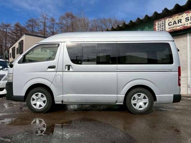 ハイエースバン3.0 DX ロング ハイルーフ ディーゼルターボ 4WD　エアコン　キーレスエントリー　パワステ　パワーウィンドウ　ABS　盗難防止装置　片側スライドドア 3000