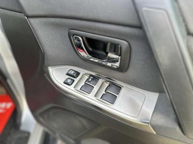 パジェロ3.2 ロング エクシード ディーゼルターボ 4WD　クルーズコントロール　パワステ　パワーウィンドウ　ABS　純正ナビ　バックカメラ　横滑り防止装置　盗難防止装置　純正アルミホイール 3200