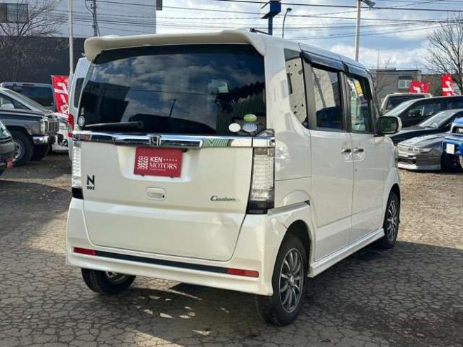 N-BOXカスタムG Lパッケージ 4WD　社外ナビ　左側電動スライドドア　バックカメラ　純正アルミホイール　キーレスエントリー　ABS　パワーウィンドウ　パワステ　盗難防止装置 660