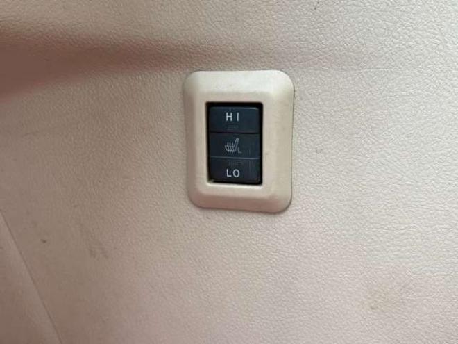 アルファード3.5 350G Lパッケージ 4WD　ETC　後席モニター　両側電動スライドドア　社外エンジンスターター　パワーウィンドウ　パワーバックドア　純正ナビ　　バックカメラ　キーレス　3列シート　ABS 電動シート　シートヒーター　パワステ 3500