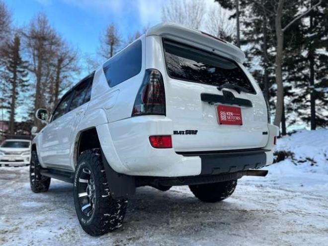 ハイラックスサーフ2.7 SSR-G 4WD　禁煙車　パワステ　パワーウィンドウ　ETC　社外ナビ　バックカメラ　キーレスエントリー　リフトアップ　エンジンスターター　寒冷地仕様　ABS　エアコン　盗難防止装置　社外アルミホイール 2700