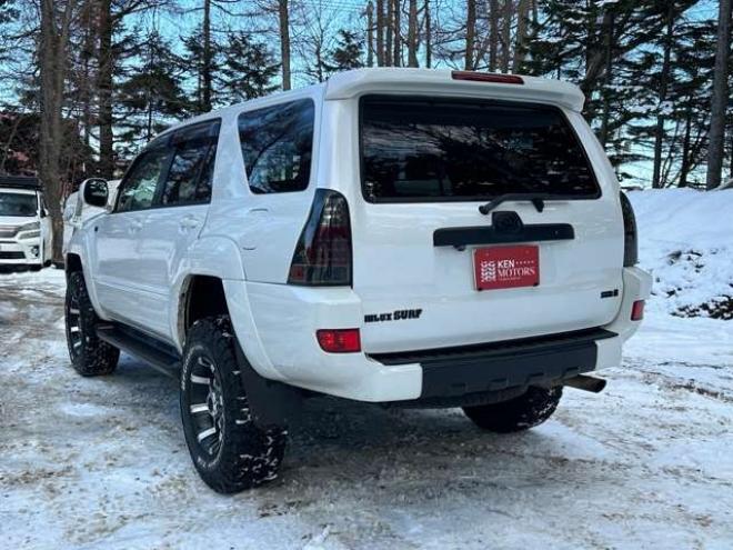 ハイラックスサーフ2.7 SSR-G 4WD　禁煙車　パワステ　パワーウィンドウ　ETC　社外ナビ　バックカメラ　キーレスエントリー　リフトアップ　エンジンスターター　寒冷地仕様　ABS　エアコン　盗難防止装置　社外アルミホイール 2700