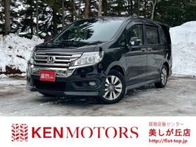 ステップワゴン　2.0 スパーダ Z クールスピリット 4WD　純正地デジナビ　エンジンスターター　クルーズコントロール　フリップダウン　ABS　パワステ　パワーウィンドウ　キーレスエントリー　スマートキー　3列シート　両側電動スライドドア　社外アルミ 2000