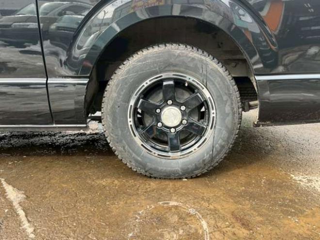 ハイエース2.7 GL ロング ミドルルーフ 4WD　10人乗り　パワステ　パワーウィンドウ　エアコン　社外ナビ　後席モニター　キーレスエントリー　片側スライドドア　盗難防止装置　フロントモデリスタ 2700