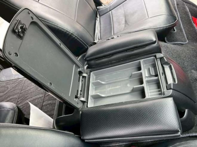 ハイエース2.7 GL ロング ミドルルーフ 4WD　10人乗り　パワステ　パワーウィンドウ　エアコン　社外ナビ　後席モニター　キーレスエントリー　片側スライドドア　盗難防止装置　フロントモデリスタ 2700