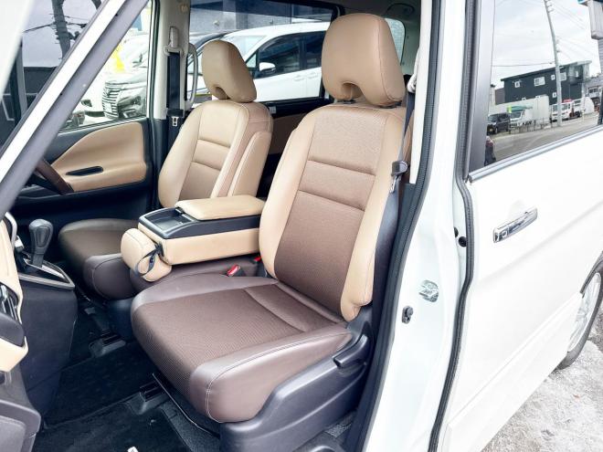 セレナ2.0ハイウェイスター 4WD ローンが不安な方＜優遇ローン＞ 4WD 2000 5Dr　本州仕入 寒冷地仕様 ユーザー買取車　インテリジェントルームミラー　プロパイロット　ハンズフリーパワスラ　両側パワスラ　電動パーキング　ドラレコ　アラウンドビューモニター　ETC