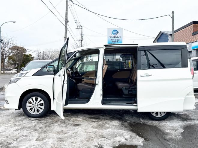 セレナ2.0ハイウェイスター 4WD ローンが不安な方＜優遇ローン＞ 4WD 2000 5Dr　本州仕入 寒冷地仕様 ユーザー買取車　インテリジェントルームミラー　プロパイロット　ハンズフリーパワスラ　両側パワスラ　電動パーキング　ドラレコ　アラウンドビューモニター　ETC