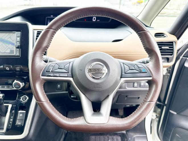 セレナ2.0ハイウェイスター 4WD ローンが不安な方＜優遇ローン＞ 4WD 2000 5Dr　本州仕入 寒冷地仕様 ユーザー買取車　インテリジェントルームミラー　プロパイロット　ハンズフリーパワスラ　両側パワスラ　電動パーキング　ドラレコ　アラウンドビューモニター　ETC