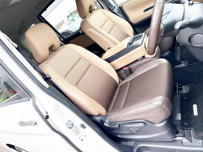 セレナ2.0ハイウェイスター 4WD ローンが不安な方＜優遇ローン＞ 4WD 2000 5Dr　本州仕入 寒冷地仕様 ユーザー買取車　インテリジェントルームミラー　プロパイロット　ハンズフリーパワスラ　両側パワスラ　電動パーキング　ドラレコ　アラウンドビューモニター　ETC