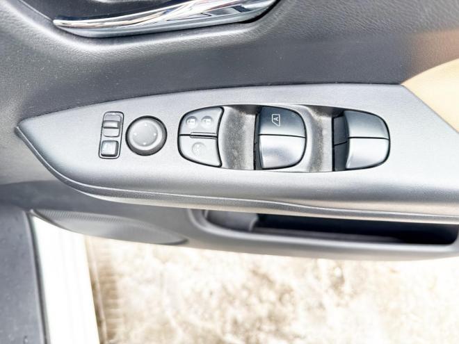 セレナ2.0ハイウェイスター 4WD ローンが不安な方＜優遇ローン＞ 4WD 2000 5Dr　本州仕入 寒冷地仕様 ユーザー買取車　インテリジェントルームミラー　プロパイロット　ハンズフリーパワスラ　両側パワスラ　電動パーキング　ドラレコ　アラウンドビューモニター　ETC