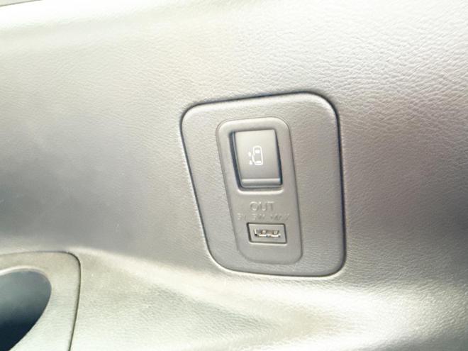 セレナ2.0ハイウェイスター 4WD ローンが不安な方＜優遇ローン＞ 4WD 2000 5Dr　本州仕入 寒冷地仕様 ユーザー買取車　インテリジェントルームミラー　プロパイロット　ハンズフリーパワスラ　両側パワスラ　電動パーキング　ドラレコ　アラウンドビューモニター　ETC