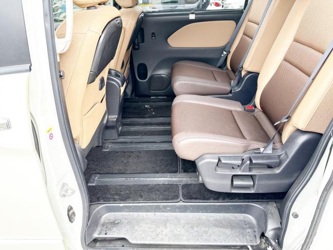 セレナ2.0ハイウェイスター 4WD ローンが不安な方＜優遇ローン＞ 4WD 2000 5Dr　本州仕入 寒冷地仕様 ユーザー買取車　インテリジェントルームミラー　プロパイロット　ハンズフリーパワスラ　両側パワスラ　電動パーキング　ドラレコ　アラウンドビューモニター　ETC