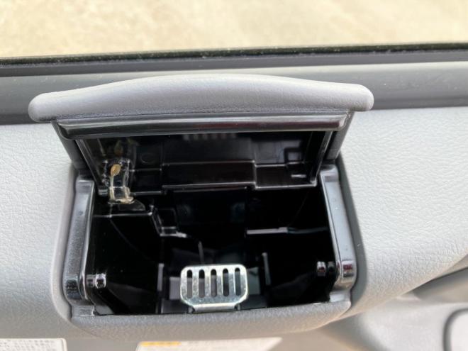 デュトロ中古　低床4WD　土砂ダンプ