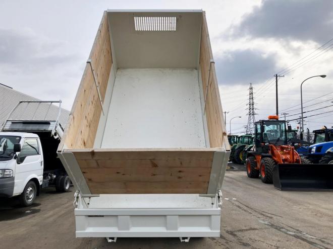 デュトロ中古　低床4WD　土砂ダンプ