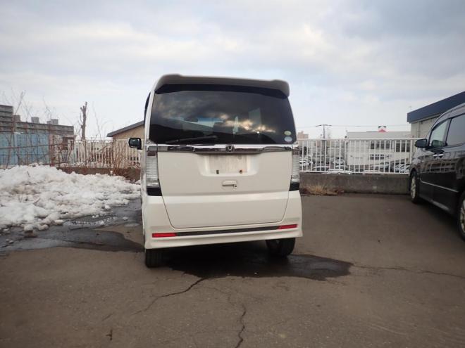 N-BOXカスタムGLパッケージ検9/7パワースライドドア、プッシュスタート、スマートキー、横揺れ防止、イモビライザー、ディスチャージライト、アイドリンクストップ、 4WD 660 5Dr