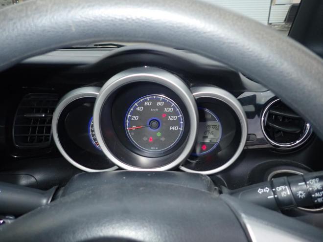 N-BOXカスタムGLパッケージ検9/7パワースライドドア、プッシュスタート、スマートキー、横揺れ防止、イモビライザー、ディスチャージライト、アイドリンクストップ、 4WD 660 5Dr