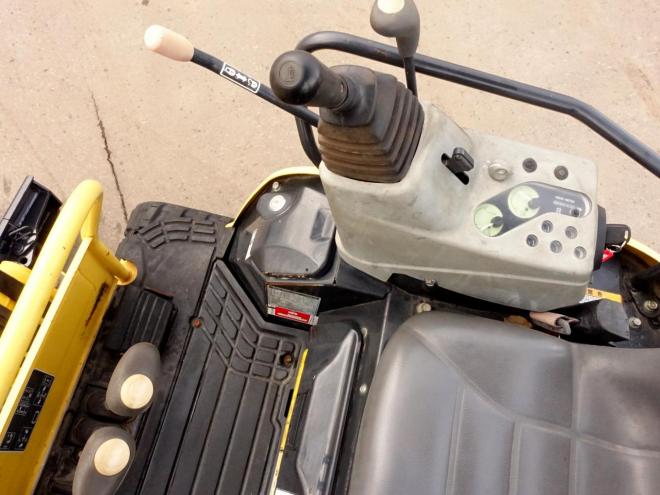 バックホーヤンマー　VIO17　バケット容量0.06m3