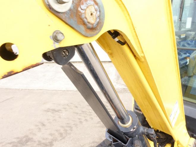 バックホーヤンマー　VIO25-6　バケット容量0.08m3