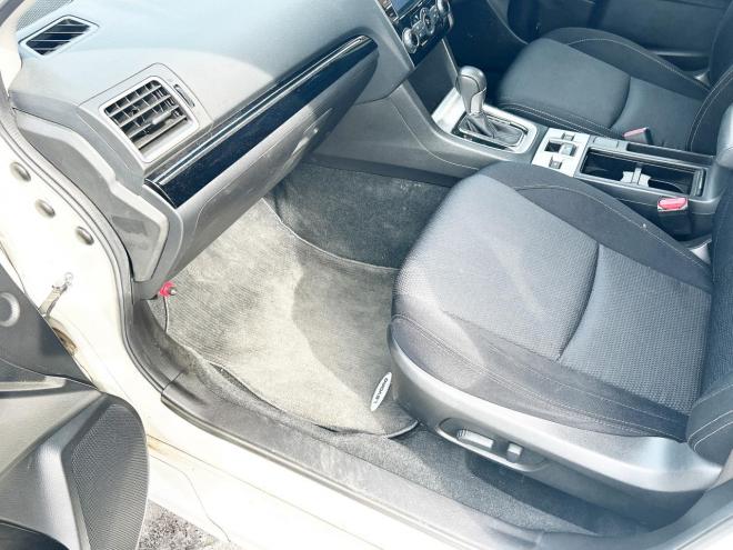 レヴォーグ1.6GTアイサイト 4WD　ローンが不安な方＜優遇ローン＞本州仕入　寒冷地仕様　アイサイト　ターボ車 4WD