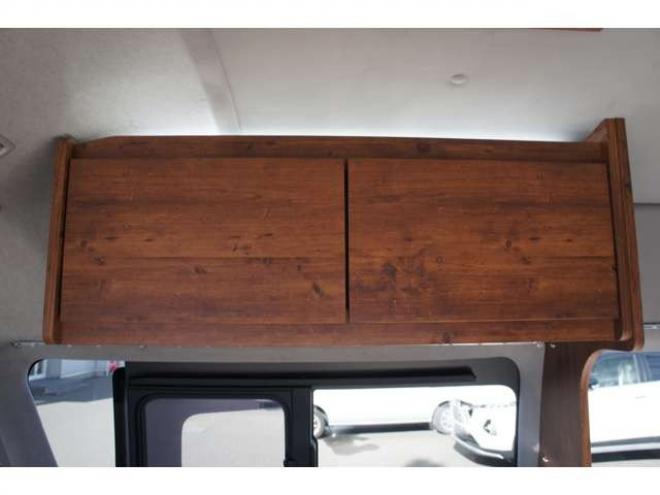 ハイエースバンスーパーロングHR　8人乗りキャンピング4WD　走行充電&外部充電&サブバッテリー　　　&FFヒーター&冷蔵庫&シンク&給排水　アルパインBIG-X&フリップダウン　415COBRAフロントリップ&バッドラッカー17AW　デジタルインナー　全方位カメラ 2700