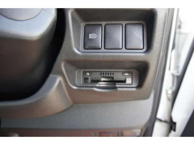 ハイエースバン2.8 スーパーGL ダークプライムII ロングボディ ディーゼルターボ 4WD　ESSEXカスタム　FリップスポイラーVer.4　サイドライナー　クワトロリアバンパー　プログレスIバッドパネル　17インチELホイール　ヨコハマPARADA　415COBRAフラットキット 2800