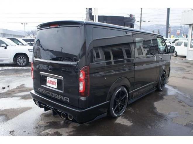 レジアスエース2.8 スーパーGL ダークプライム ロングボディ ディーゼルターボ 4WD　415COBRAオフィシャルコンプリート　ファントムヘッドライトシステム&新作HP-6　18インチホイール&フェイスリフトキット&フルエアロ&フローティングリップ&ローフォルムフェンダー　玄武2インチダウンブロック 2800