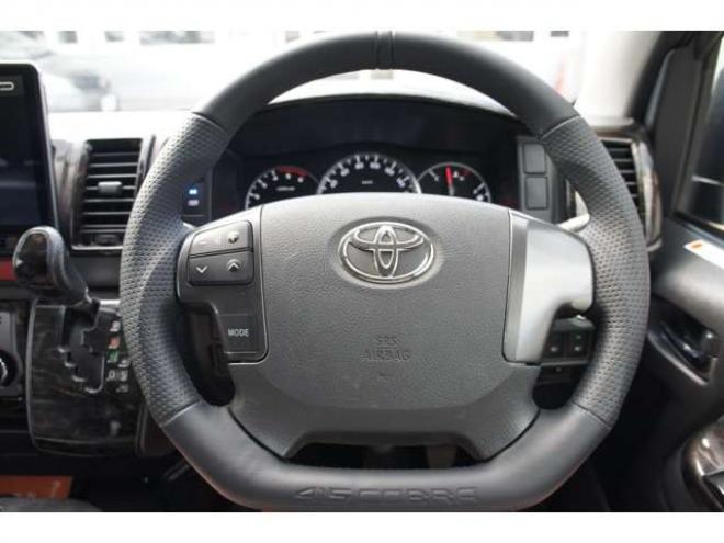 レジアスエース2.8 スーパーGL ダークプライム ロングボディ ディーゼルターボ 4WD　415COBRAオフィシャルコンプリート　ファントムヘッドライトシステム&新作HP-6　18インチホイール&フェイスリフトキット&フルエアロ&フローティングリップ&ローフォルムフェンダー　玄武2インチダウンブロック 2800