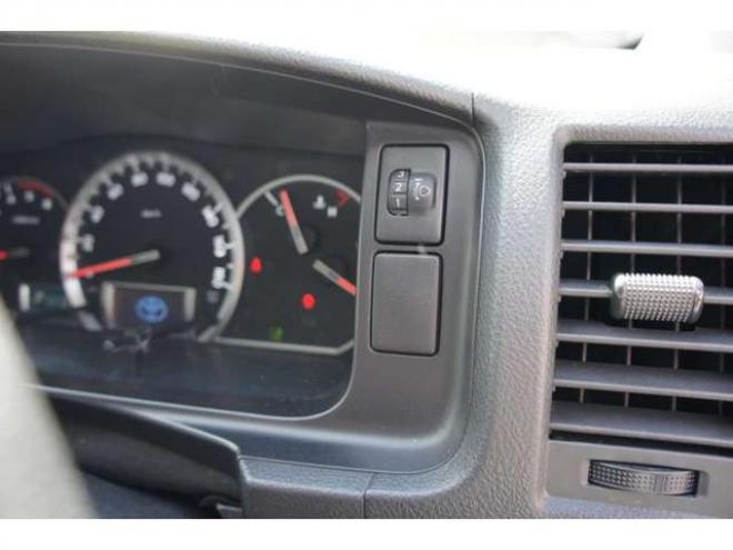 ハイエースバン2.8 DX ロング ディーゼルターボ 4WD　フロントシートセパレート仕様変更済　　　センターコンソール付　415COBRA丸目ライトキット&バッドラッカー16インチAW　415SAFARIフロントスポイラー　TOYOオープンカントリーR/T　電動格納ドアミラー 2800