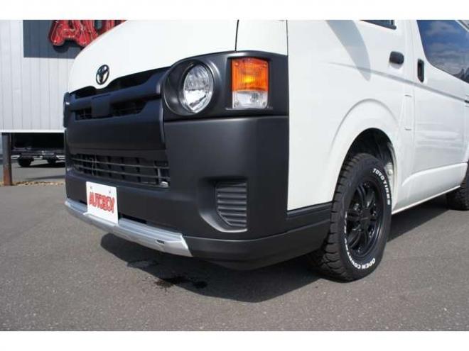 ハイエースバン2.8 DX ロング ディーゼルターボ 4WD　フロントシートセパレート仕様変更済　　　センターコンソール付　415COBRA丸目ライトキット&バッドラッカー16インチAW　415SAFARIフロントスポイラー　TOYOオープンカントリーR/T　電動格納ドアミラー 2800