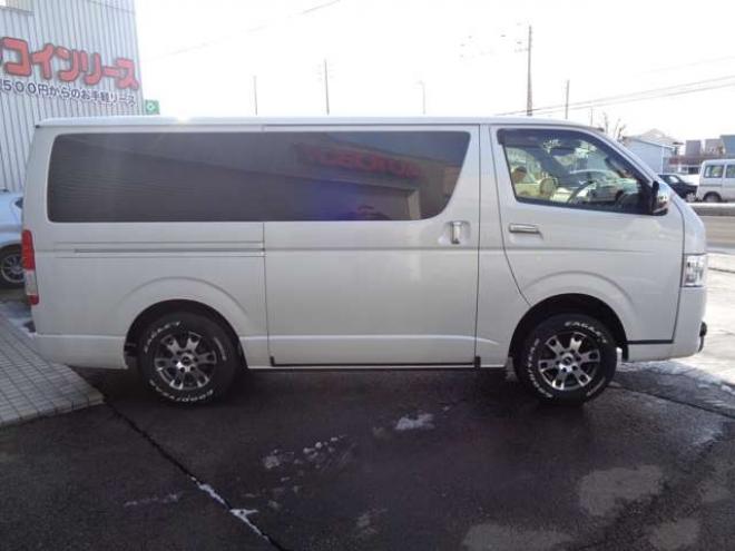 レジアスエース2.8 スーパーGL ダークプライムII ロングボディ ディーゼルターボ 4WD　ワンオーナー　TRDフロントスポイラー　TRD　TF7Aアルミホイール　両側パワースライドドア　リアヒーター　純正ナビ　フルセグ　Bluetooth　レーダーブレーキ　荷室ダウンライト　車線逸脱警報 2800