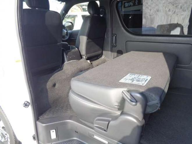 レジアスエース2.8 スーパーGL ダークプライムII ロングボディ ディーゼルターボ 4WD　ワンオーナー　TRDフロントスポイラー　TRD　TF7Aアルミホイール　両側パワースライドドア　リアヒーター　純正ナビ　フルセグ　Bluetooth　レーダーブレーキ　荷室ダウンライト　車線逸脱警報 2800