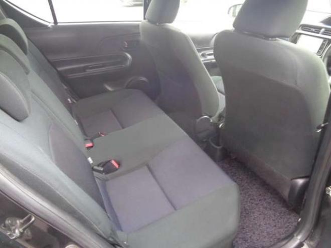 アクア1.5 S　純正ナビ　バックカメラ　スマートキー　車検令和8年8月 2WD 1500