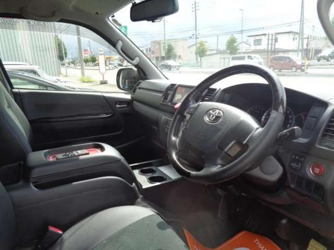 ハイエースバン3.0 スーパーGL ダークプライム ロングボディ ディーゼルターボ 4WD　令和6年タイミングベルト交換済　ワンオーナー　社外ナビ　スマートキー　バックカメラ　フロント・サイドカメラ　バッドラッカー17インチアルミホイール　バッドフェイスボンネット 3000