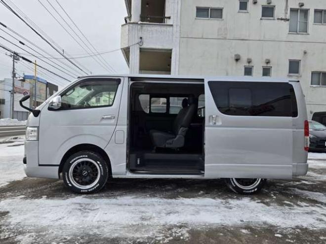 ハイエースバン2.8 スーパーGL ロング ディーゼルターボ 4WD　リアヒーター&クーラー　プッシュスタート　スマートキー　LEDヘッド　ベッドキッド　横滑り防止　衝突被害軽減　車線逸脱　トヨタ純正ナビ　フルセグTV　Bluetooth　バックカメラ　トヨタ純正リアモニター　ETC 2800