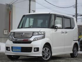 N-BOX　カスタムG Lパッケージ 4WD　道外仕入れ パワスラドア プッシュスタート スマートキー HID フォグ ドアバイザー 純正アルミ 車検令和9年9月 1年間走行無制限保証付 660