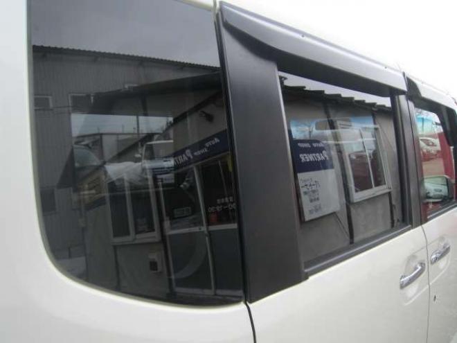 N-BOXカスタムG Lパッケージ 4WD　道外仕入れ パワスラドア プッシュスタート スマートキー HID フォグ ドアバイザー 純正アルミ 車検令和9年9月 1年間走行無制限保証付 660