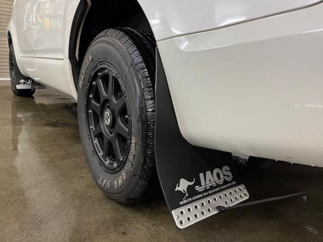 デリカＤ：５　Ｇパワーパッケージ　本州仕入　寒冷地仕様　禁煙車　両側パワースライドドア　エクストリーム１６インチＡＷ＋ＮＥＯＬＩＮホワイトレター　新品ＪＡＯＳブラックマッドガード　アルパイン製リアグリップダウンモニター　ストラーダナビ 4WD 2400 5Dr