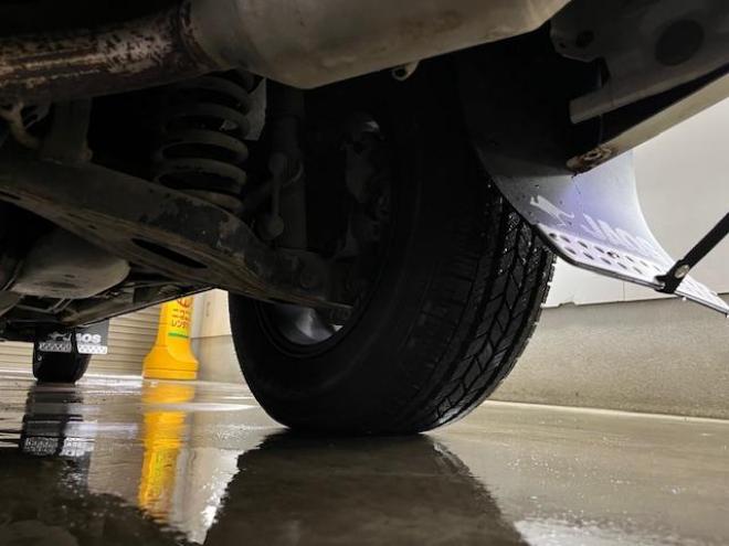 デリカＤ：５　Ｇパワーパッケージ　本州仕入　寒冷地仕様　禁煙車　両側パワースライドドア　エクストリーム１６インチＡＷ＋ＮＥＯＬＩＮホワイトレター　新品ＪＡＯＳブラックマッドガード　アルパイン製リアグリップダウンモニター　ストラーダナビ 4WD 2400 5Dr