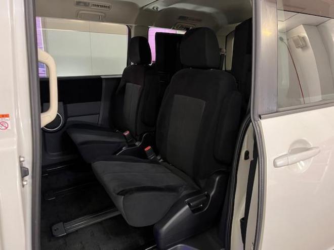 デリカＤ：５　Ｇパワーパッケージ　本州仕入　寒冷地仕様　禁煙車　両側パワースライドドア　エクストリーム１６インチＡＷ＋ＮＥＯＬＩＮホワイトレター　新品ＪＡＯＳブラックマッドガード　アルパイン製リアグリップダウンモニター　ストラーダナビ 4WD 2400 5Dr