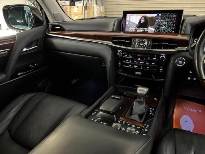 レクサスＬＸ５７０　寒冷地仕様　禁煙車　ＷＡＬＤ２２インチＡＷ　レクサスセーフティプラス　マークレビンソン　モデリスタスポイラー　純正ブラックレザーシート　社外１８インチＡＷ＋スタッドレスタイヤ付　パノラミックビュー 4WD 5700 5Dr