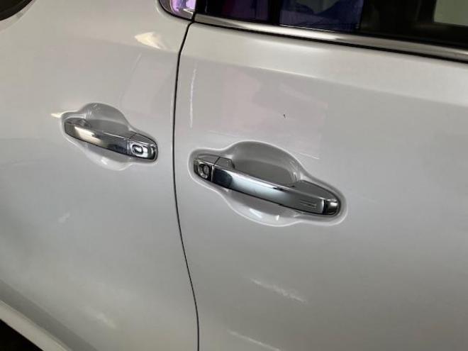 アルファードハイブリッドＳＲ　Ｃパッケージ　本州仕入　寒冷地仕様　禁煙車　純正ブラックレザーシート　両側パワースライドドア　パワーバックドア　純正１７インチＡＷ　社外１６ＡＷ＋スタッドレスタイヤ付　純正ナビ　Ｂｌｕｅｔｏｏｔｈオーディオ　ＥＴＣ 4WD 2500 5Dr