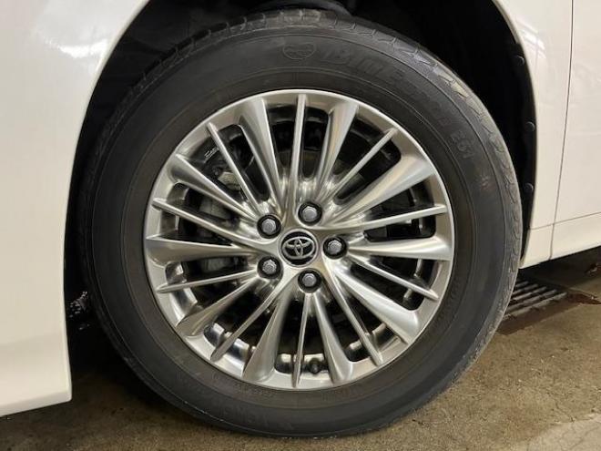 アルファードハイブリッドＳＲ　Ｃパッケージ　本州仕入　寒冷地仕様　禁煙車　純正ブラックレザーシート　両側パワースライドドア　パワーバックドア　純正１７インチＡＷ　社外１６ＡＷ＋スタッドレスタイヤ付　純正ナビ　Ｂｌｕｅｔｏｏｔｈオーディオ　ＥＴＣ 4WD 2500 5Dr